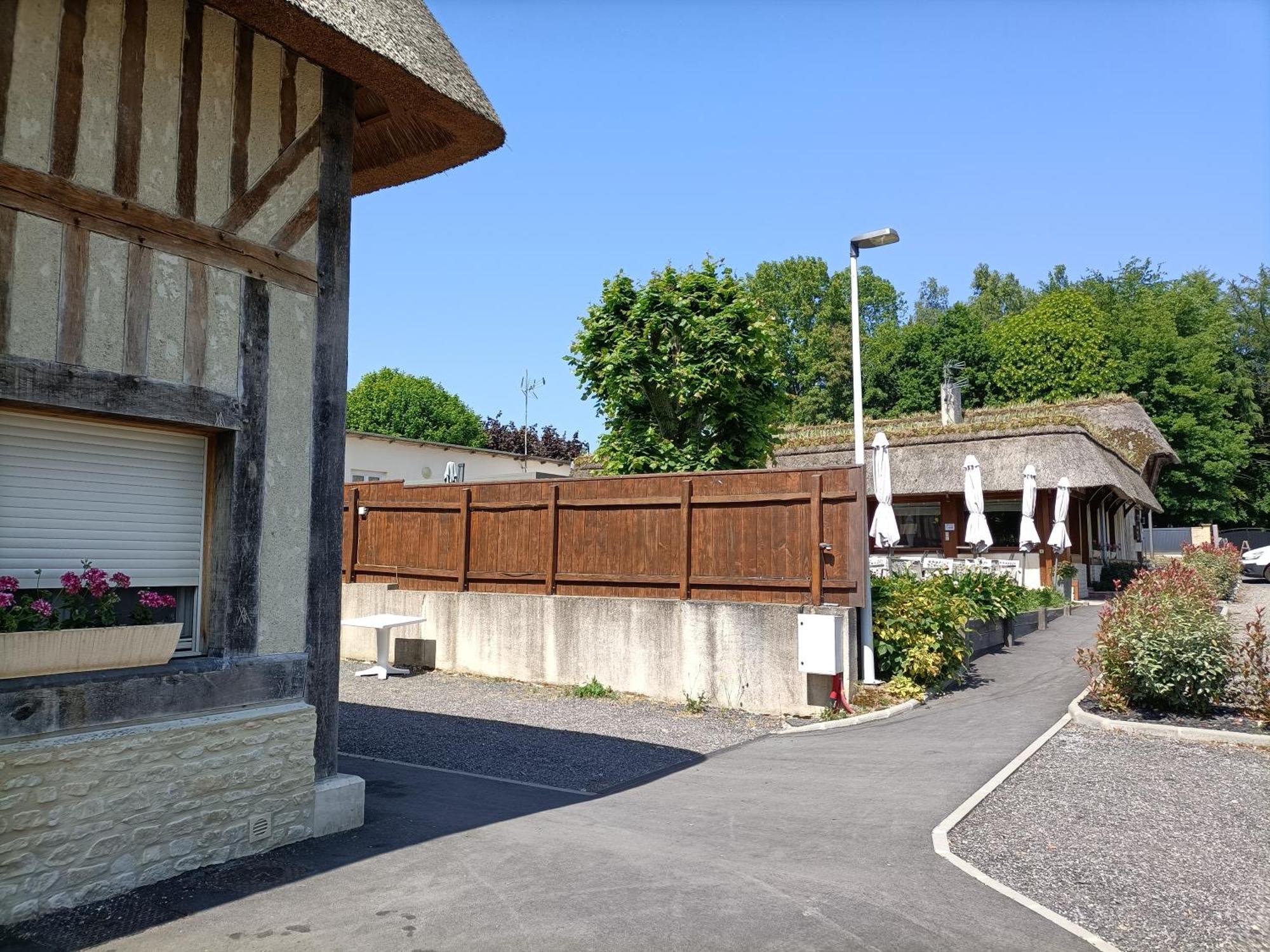 Auberge Du Vieux Tour Le Manoir Canapville  エクステリア 写真